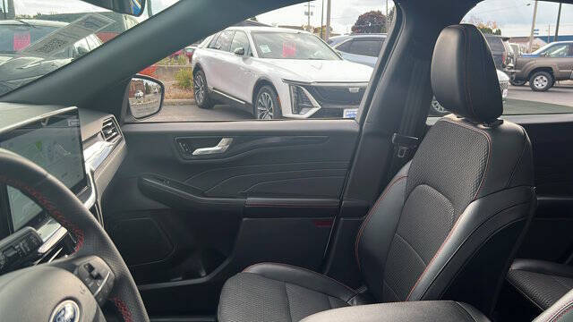 2023 Ford Escape ST-Line Select