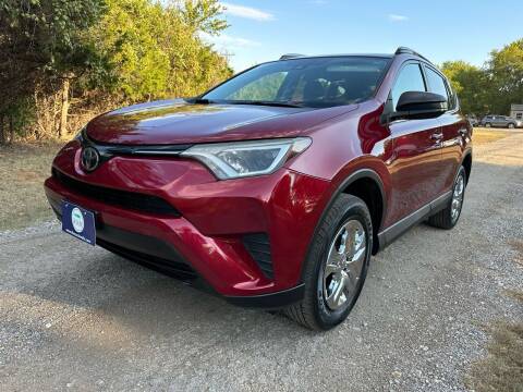 2018 Toyota RAV4 for sale at The Car Shed in Burleson TX