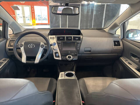 2014 Toyota Prius v Five