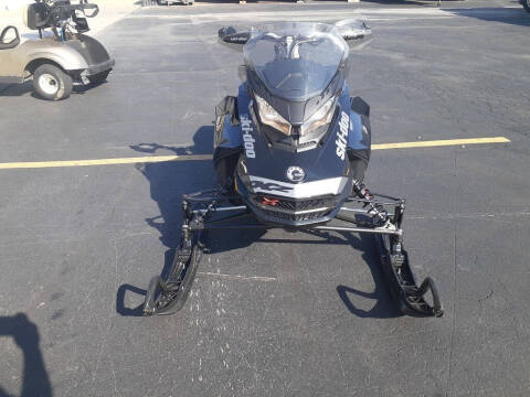 2019 Ski-Doo MXZ® X 850 E-TEC Ripsaw 1