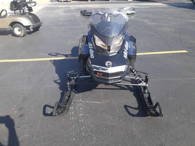 2019 Ski-Doo MXZ® X 850 E-TEC Ripsaw 1