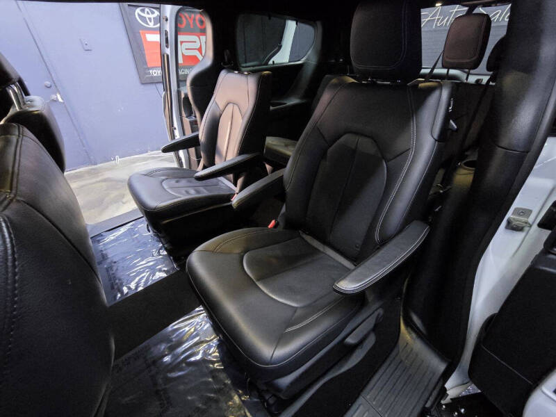 2019 Chrysler Pacifica Hybrid Touring L 35th Anniversary