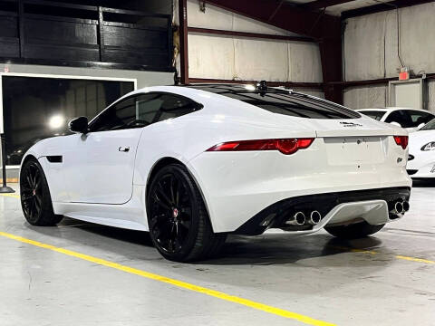 2016 Jaguar F-TYPE R