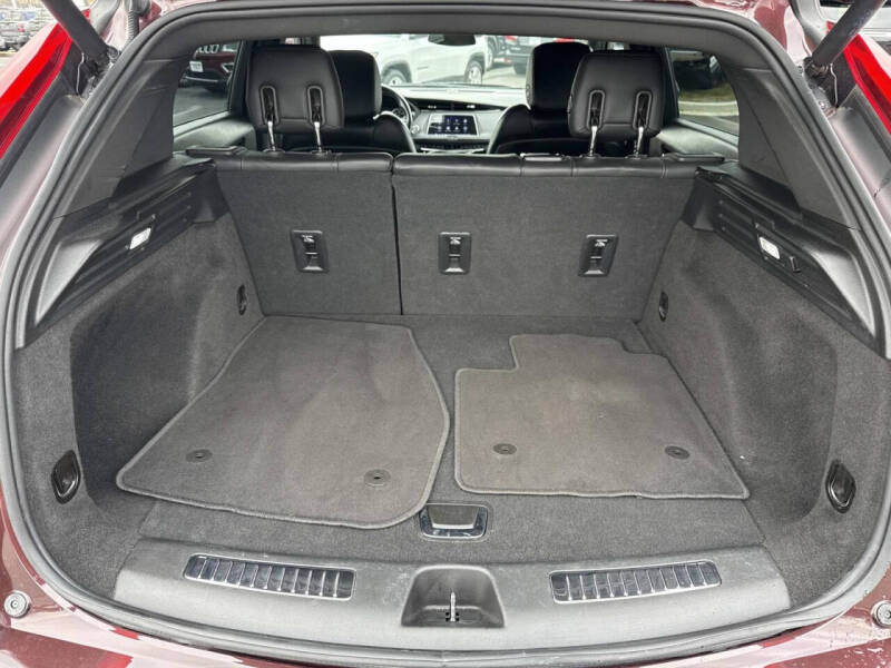 2023 Cadillac XT4 Premium Luxury