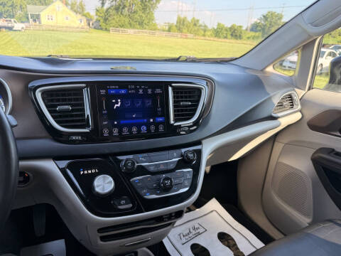 2017 Chrysler Pacifica Touring Plus