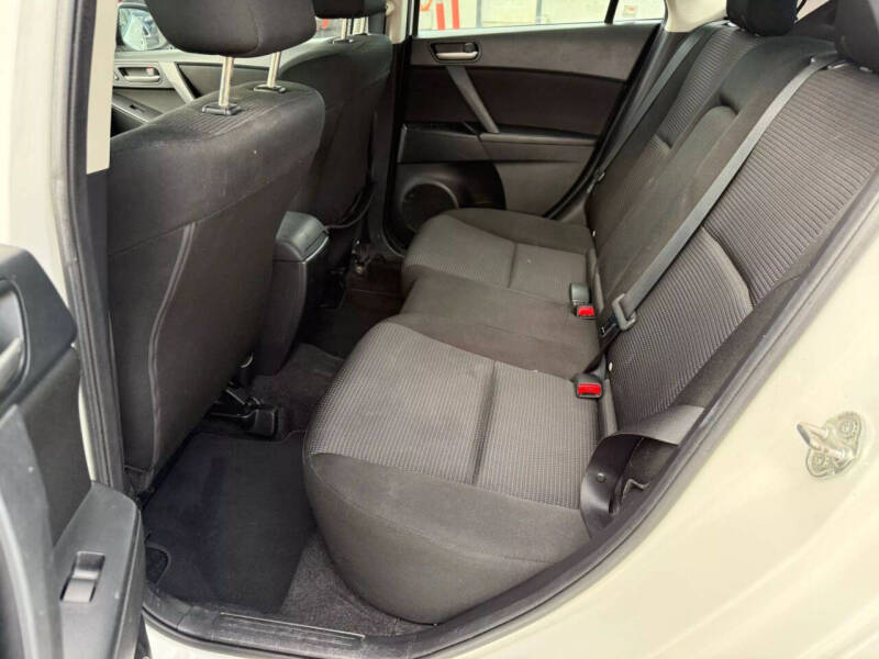 2013 Mazda MAZDA3 i Touring