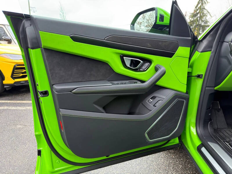 2024 Lamborghini Urus S