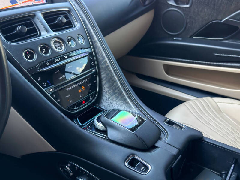 2019 Aston Martin DB11 Volante