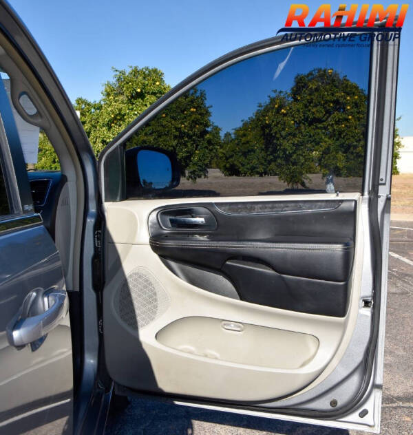 2014 Chrysler Town and Country Touring