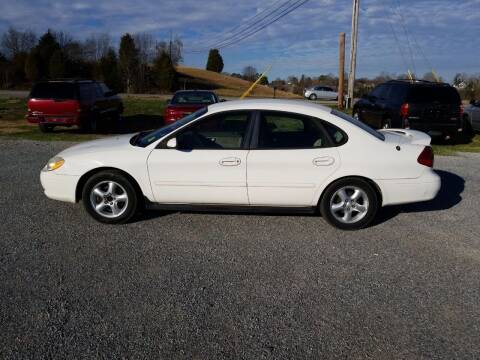 2001 Ford Taurus for sale at CAR-MART AUTO SALES in Maryville TN