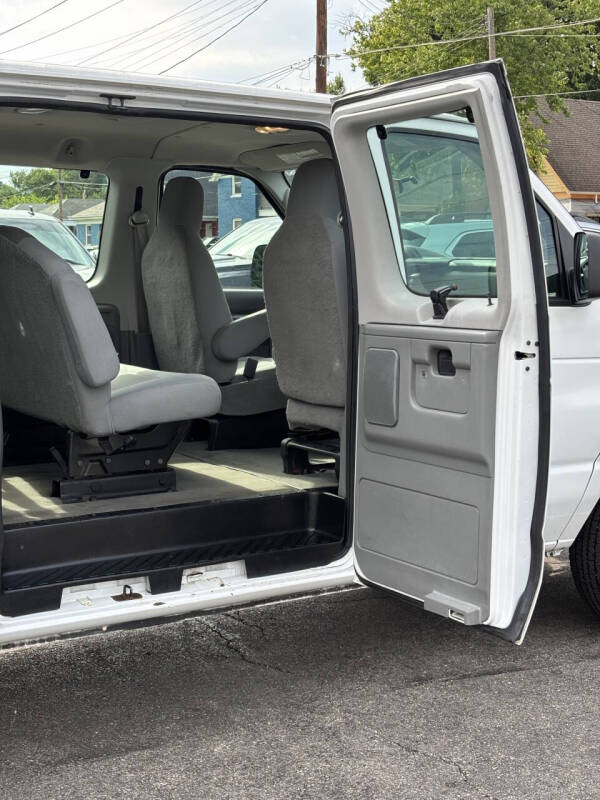 2009 Ford E-Series E-350 SD XL