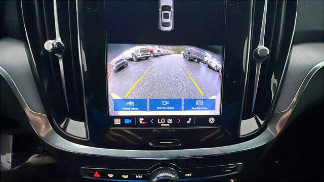 2024 Volvo S60 B5 Core Dark Theme