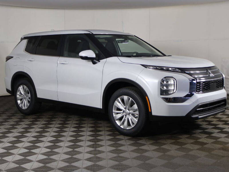 2026 Mitsubishi Outlander ES