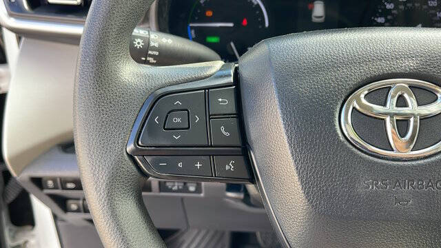2022 Toyota Sienna LE 8-Passenger