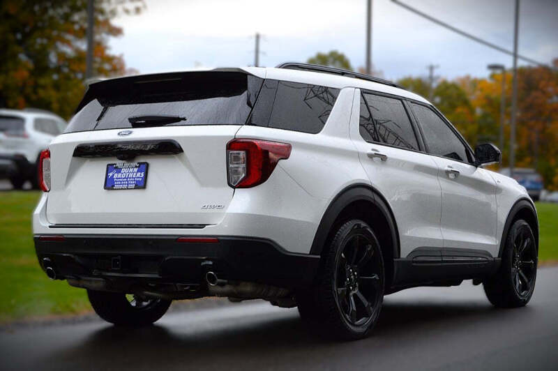 2024 Ford Explorer ST-Line