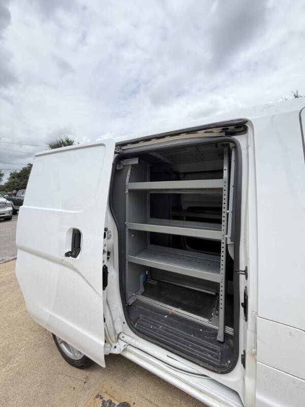 2017 Nissan NV200