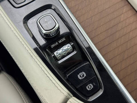 2017 Volvo XC90 T8 eAWD Inscription