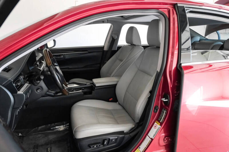 2018 Lexus ES 300h