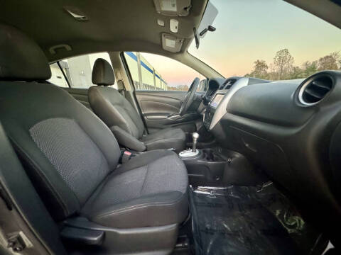 2019 Nissan Versa SV