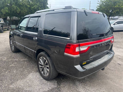 2017 Lincoln Navigator Select