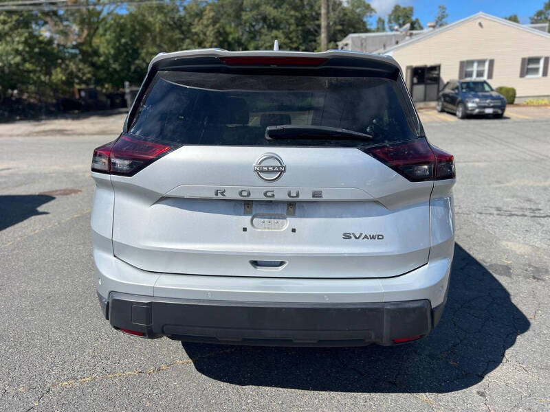 2024 Nissan Rogue SV