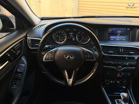 2017 Infiniti QX30