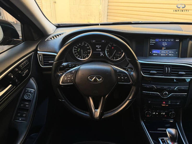 2017 Infiniti QX30