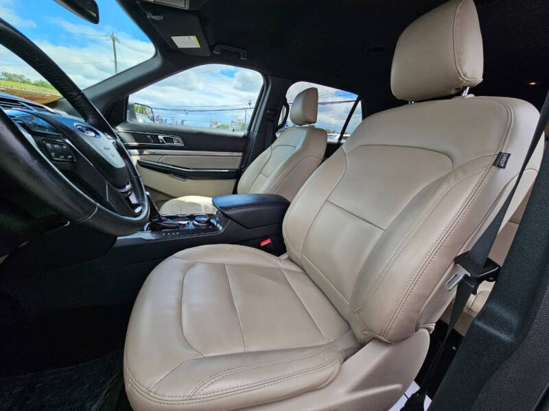 2017 Ford Explorer Platinum