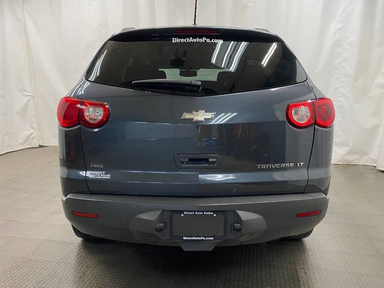 2010 Chevrolet Traverse LT AWD 4dr SUV w/1LT - Gray exterior view 8