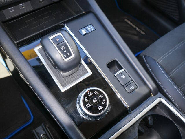 2025 Mitsubishi Outlander PHEV SE