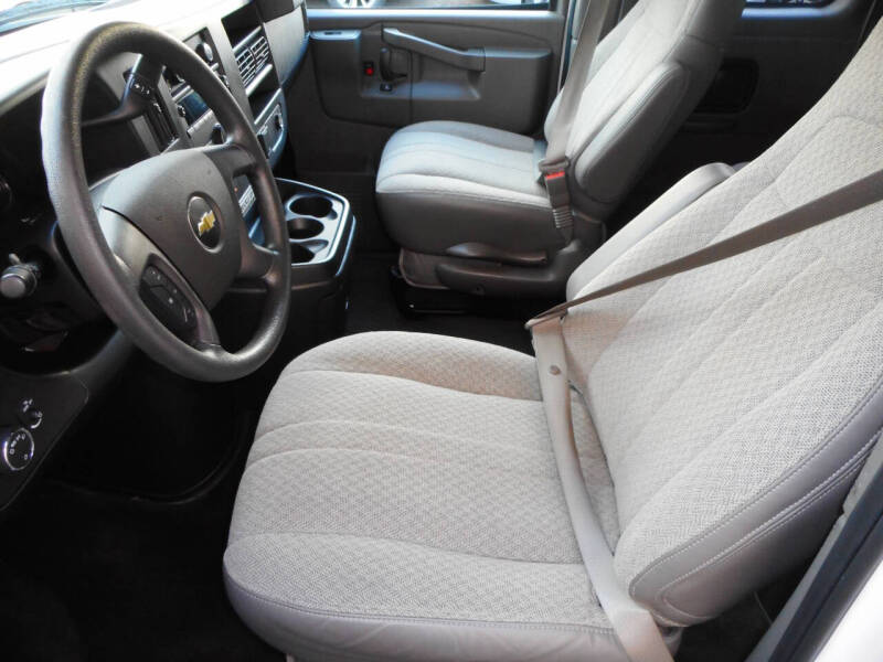 2017 Chevrolet Express LT 3500
