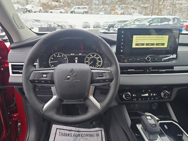 2026 Mitsubishi Outlander SE