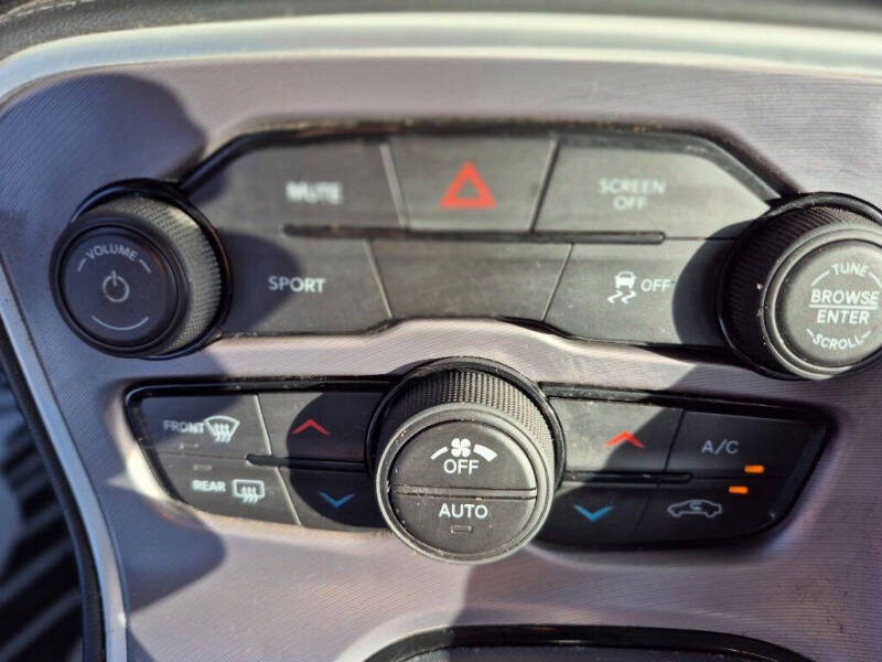 2020 Dodge Challenger SXT