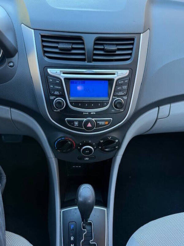 2012 Hyundai Accent GLS