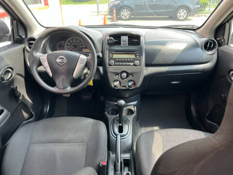 2015 Nissan Versa 1.6 S