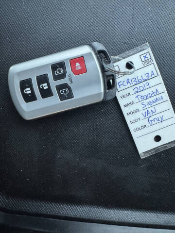 2019 Toyota Sienna LE 8-Passenger