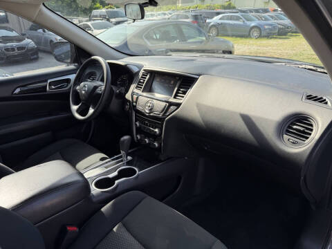 2019 Nissan Pathfinder S