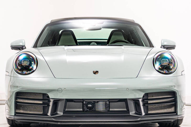 2025 Porsche 911 Carrera