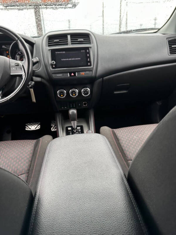 2019 Mitsubishi Outlander Sport LE