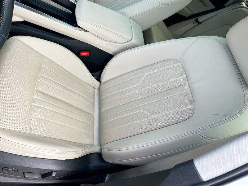 2021 Audi e-tron quattro Premium Plus