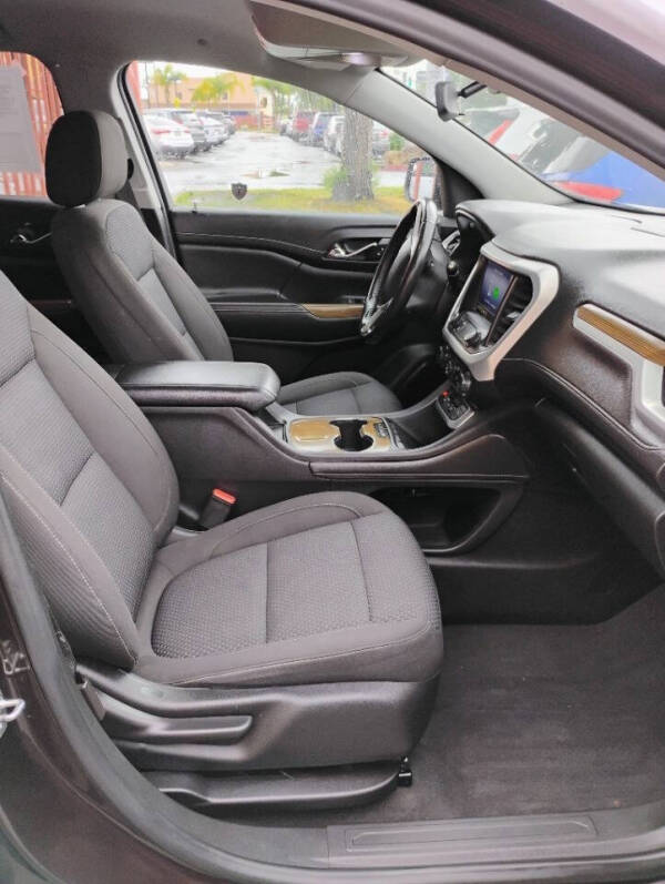 2020 GMC Acadia SLE