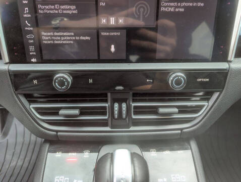 2023 Porsche Macan