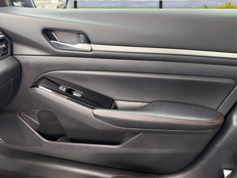 2024 Nissan Altima 2.5 SR