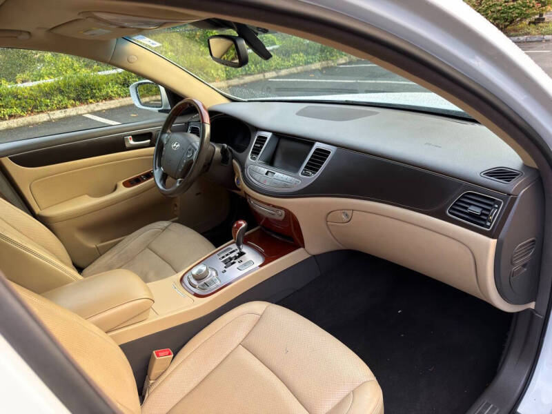 2012 Hyundai Genesis 4.6L V8