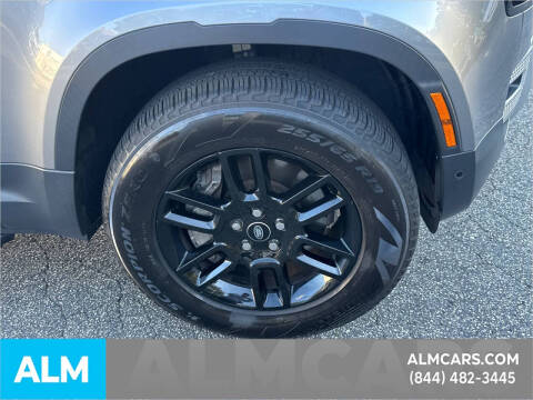 2023 Land Rover Defender 110 SE