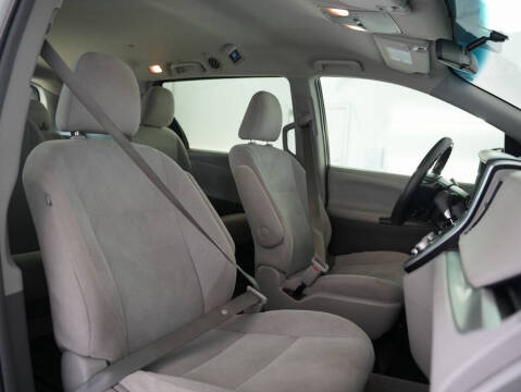 2015 Toyota Sienna L 7-Passenger