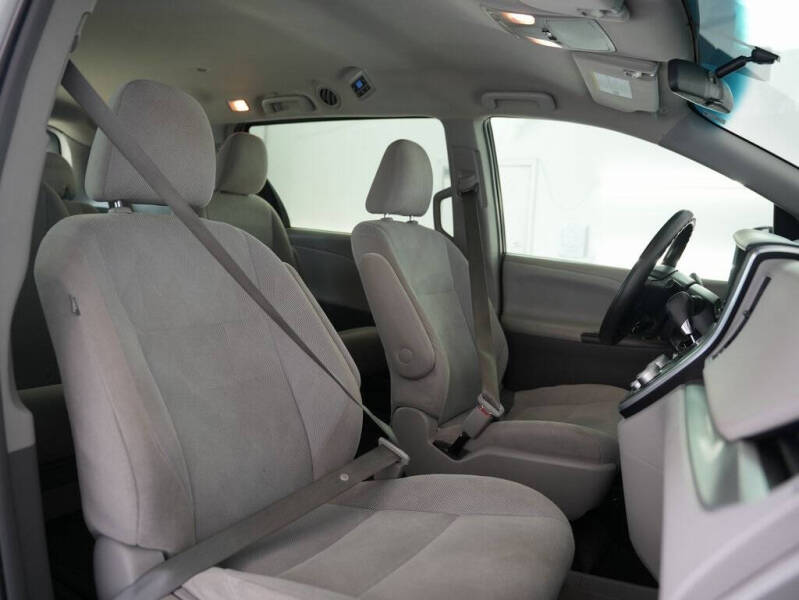 2015 Toyota Sienna L 7-Passenger