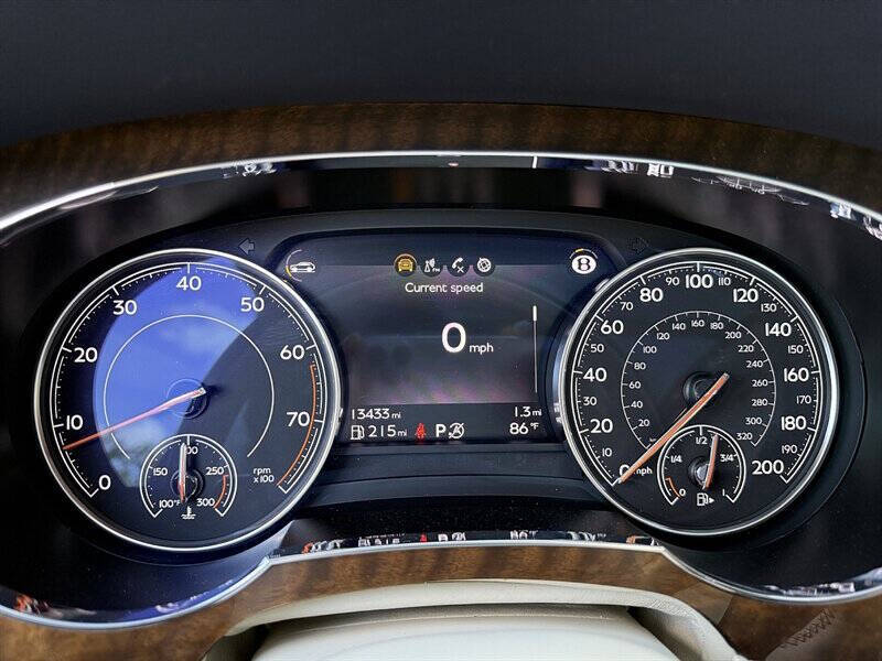 2018 Bentley Bentayga 37