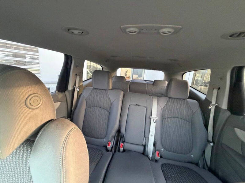2017 Chevrolet Traverse LS