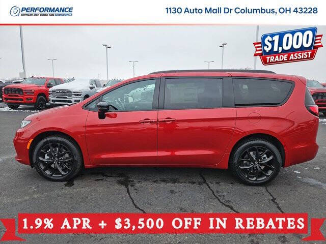 2026 Chrysler Pacifica Select